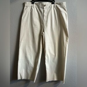 Black Tape ivory off white pants. Women’s plus size 20, raw hem. EC